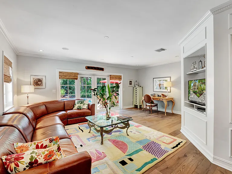 306 N Swinton Ave — Photo 40