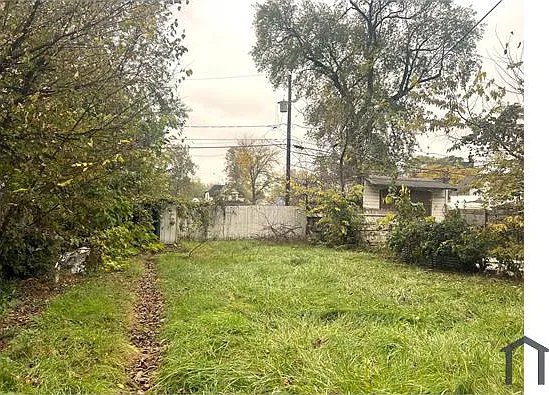 1407 Foster Ave — Photo 21