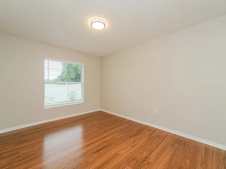 426 Disston Ave — Photo 15