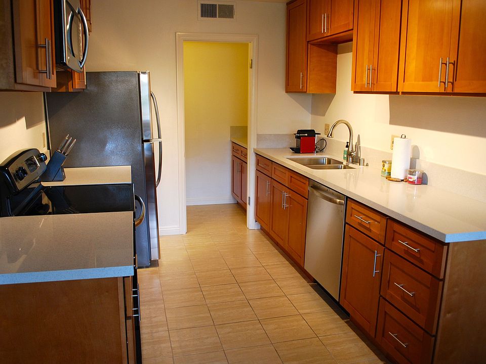 Kitchen right side