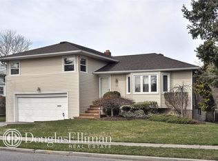 71 Pasadena Dr, Plainview, NY 11803
