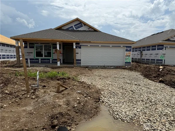208 Lightfoot Ct, New Carlisle, OH 45344