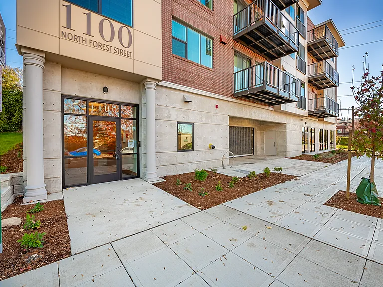 1100 N. Forest — Photo 21