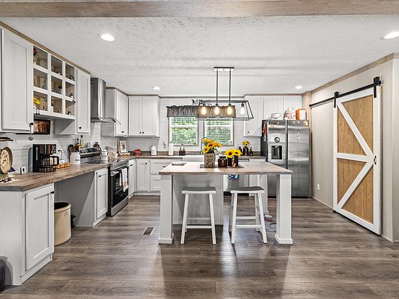 2nd image of 1231 Black Mountain Rd