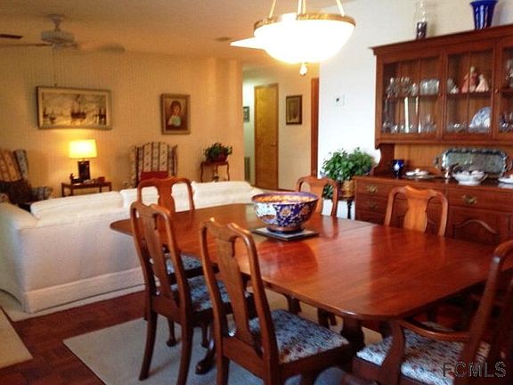 2nd image of 18 Crescent Ct S