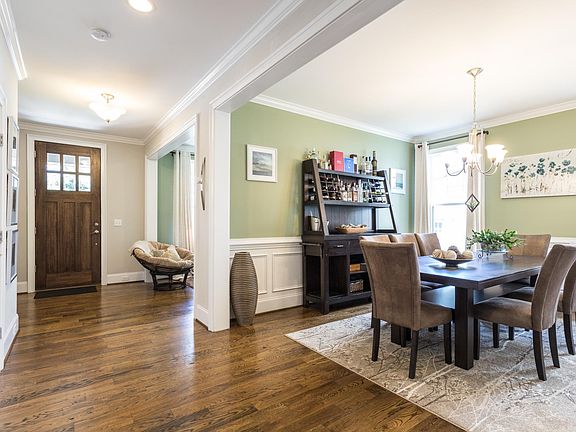 Open inviting entryway