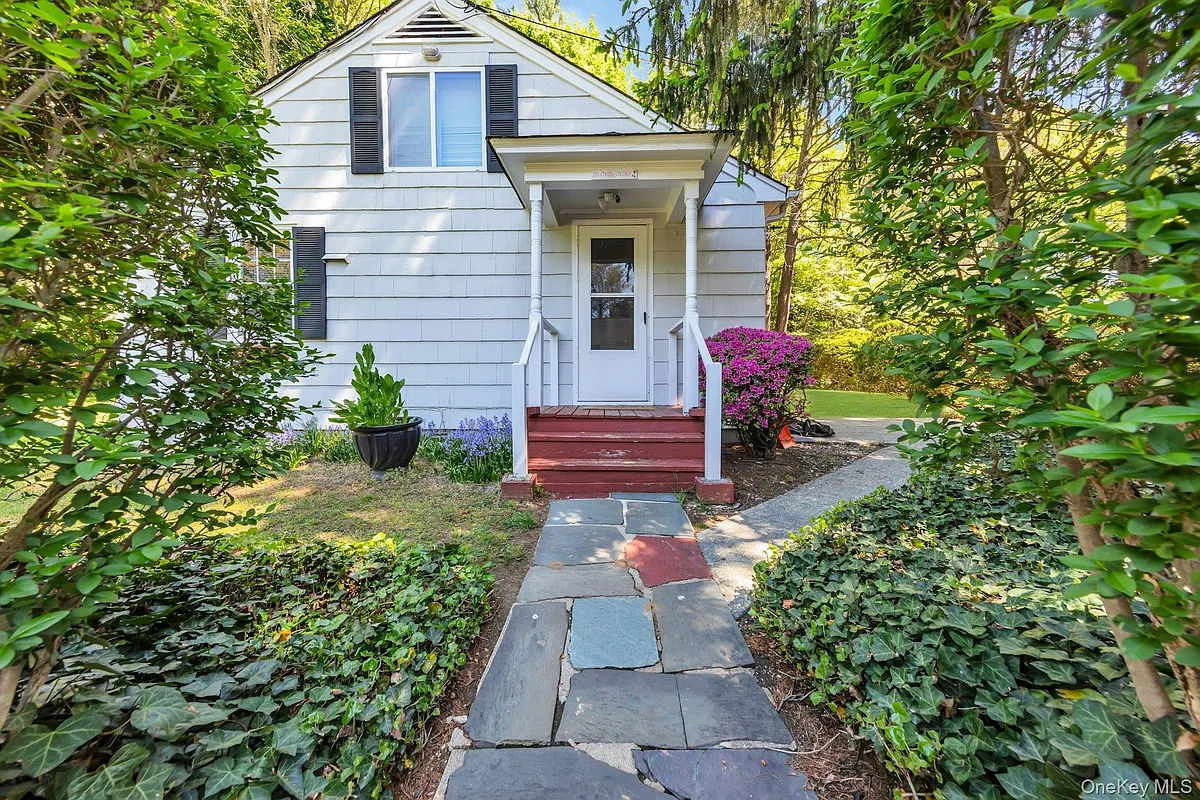 Building Photo - 15 Cherry Ln #A