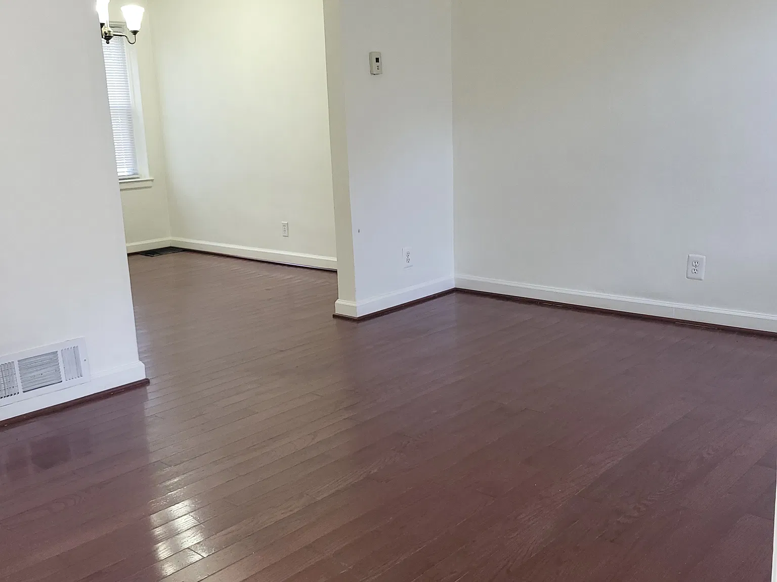 2 bed, 936 sqft, $1,400 — Photo 3