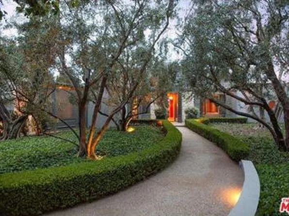 965 N Alpine Dr, Beverly Hills, CA 90210