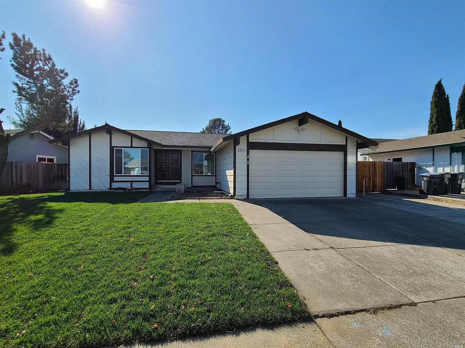 4875 Silverado Dr photo 1