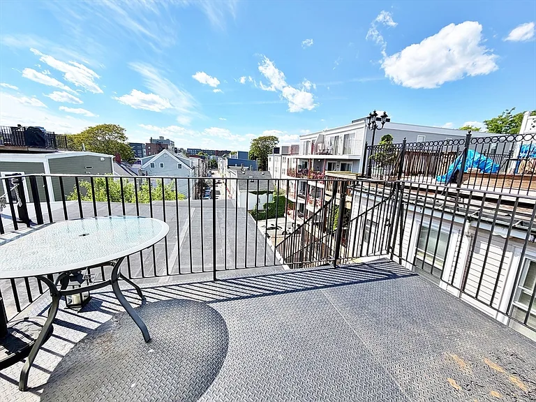 14 Cottage St #3 — Photo 12