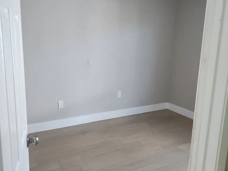 560 W Shamrock St #A — Photo 16