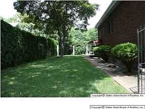 2nd image of 215 Meisner Ave