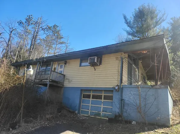 548 Valley Grove Rd, Valley Grove, WV 26060