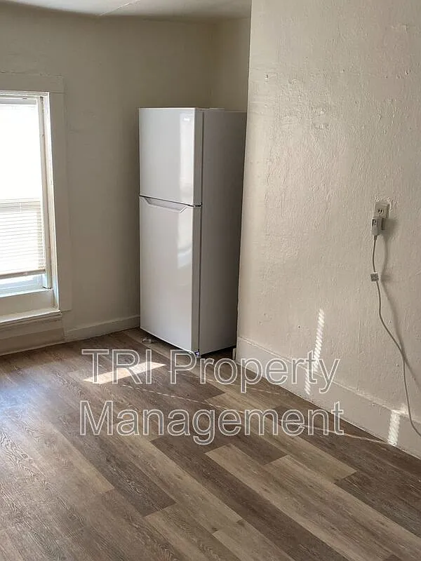 1 bed, 1.0 bath, $725 — Photo 3