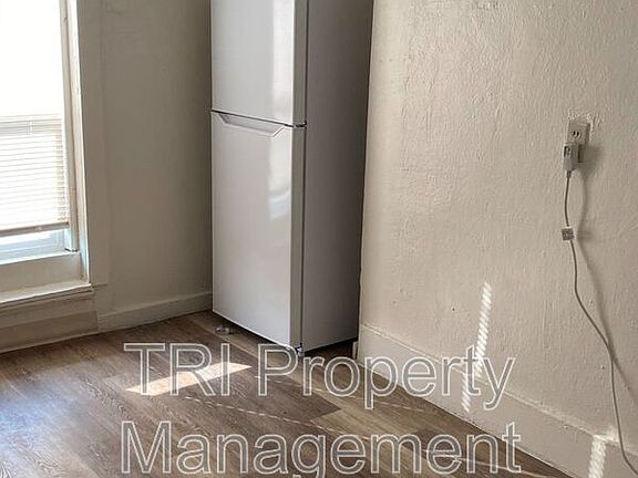3rd image of 519 9th St