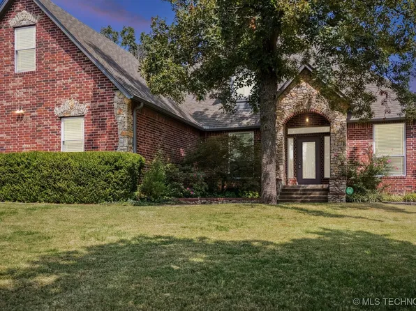 121 New Haven St, Catoosa, OK 74015