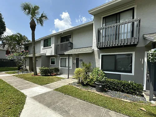 2404 Seaside Dr Photo 1