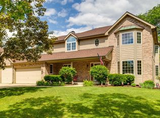 6003 Hillcrest Ct, Downers Grove, IL 60516