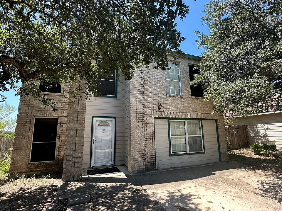8411 Jaclyn Park