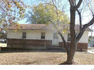 806 Lost Hills Dr, Moberly, MO 65270