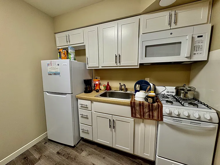 Middleton Commons — Photo 21