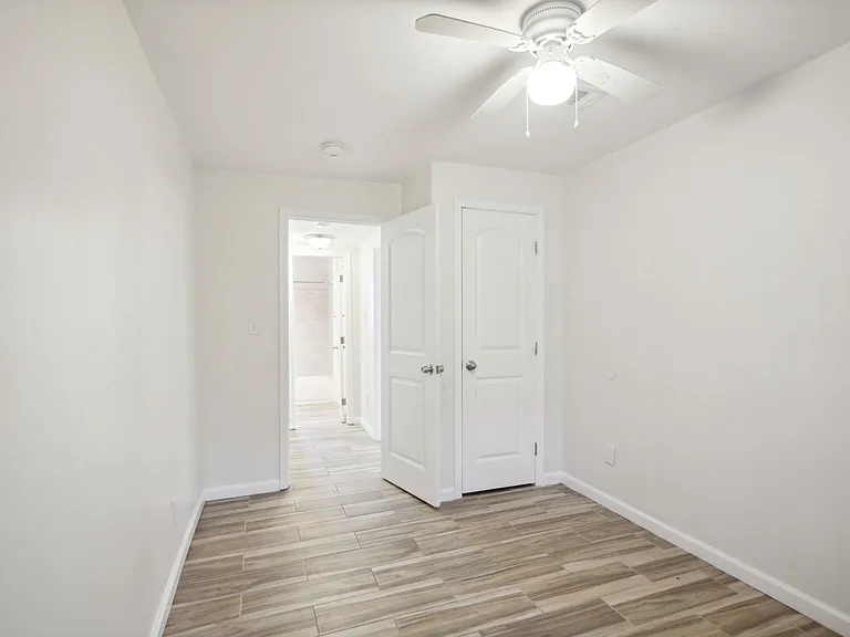 615 Oliver St NW #6 — Photo 1