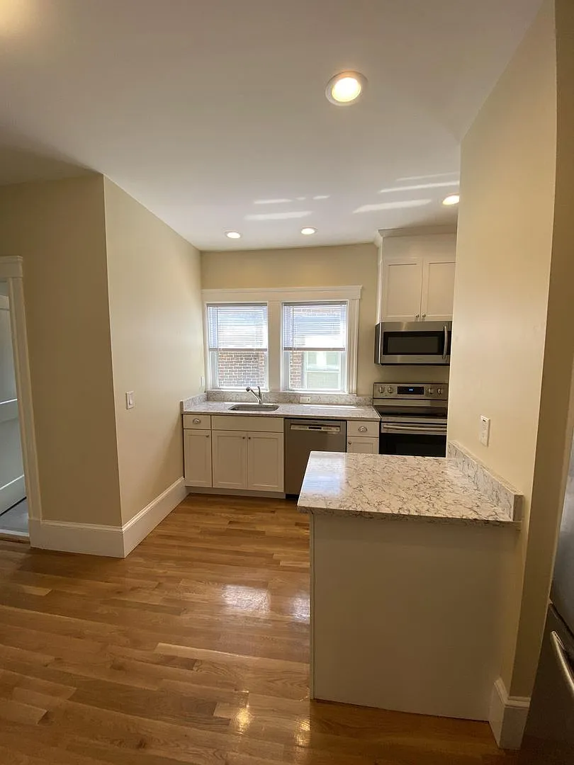 Brand New Renovation 4 Bed Available 9/1/26 — Photo 4