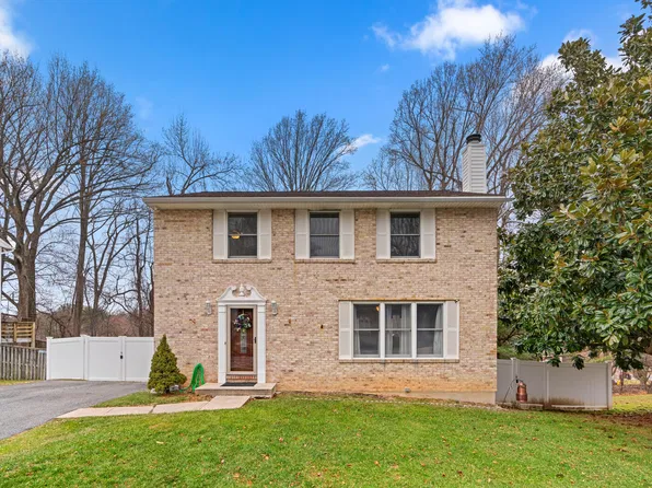 24 Jameson Ln, Baltimore, MD 21208