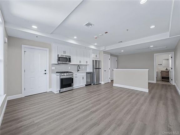 4th image of 110 School St Suite 2