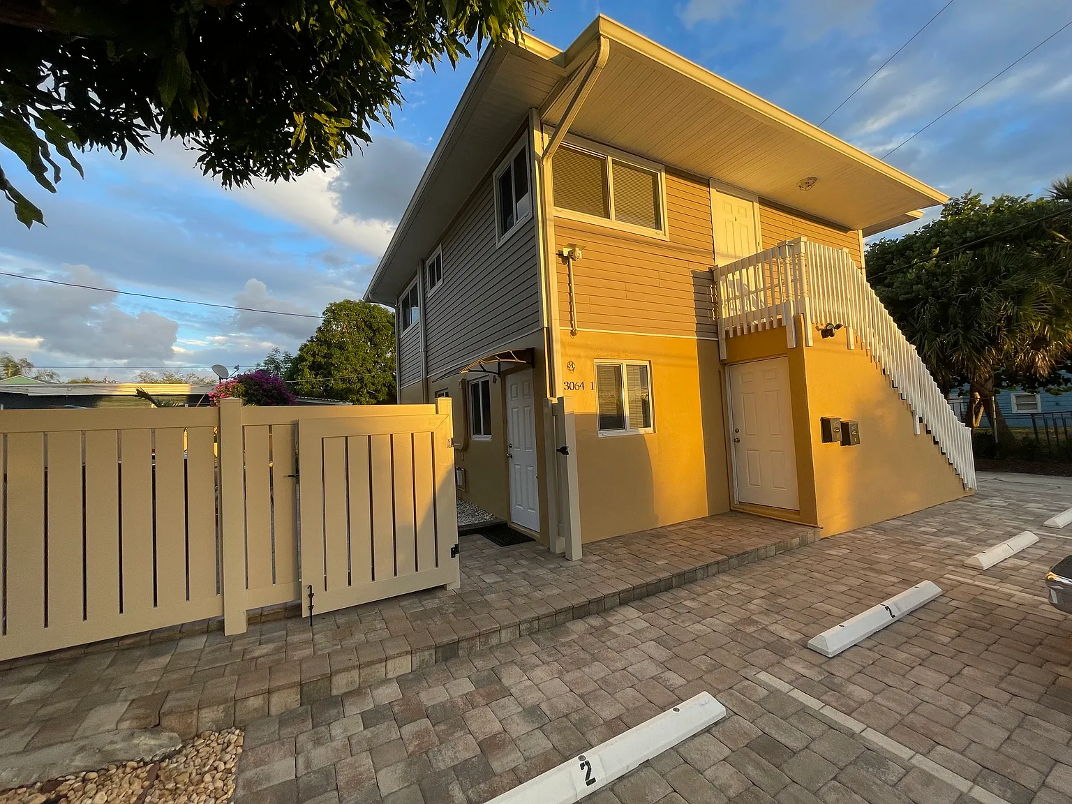 2 bed, 650 sqft, $1,725 — Photo 2