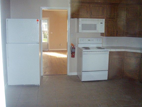 2nd image of 807 Ohio St