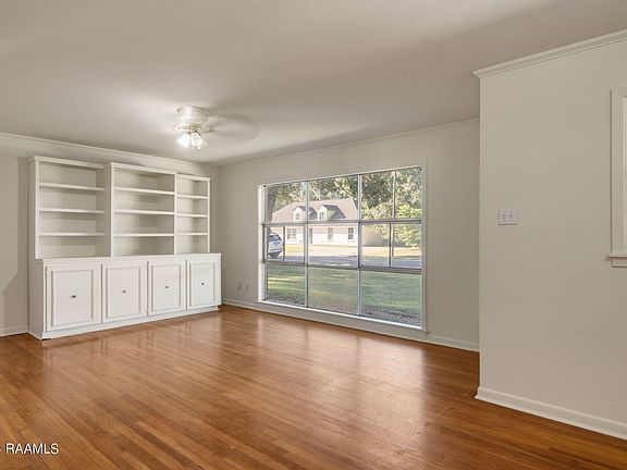 3rd image of 116 Woodvale Ave