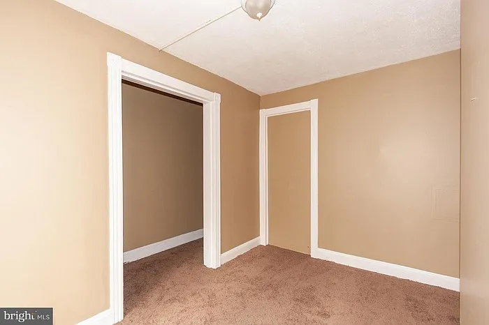 2400 W Baltimore St — Photo 4