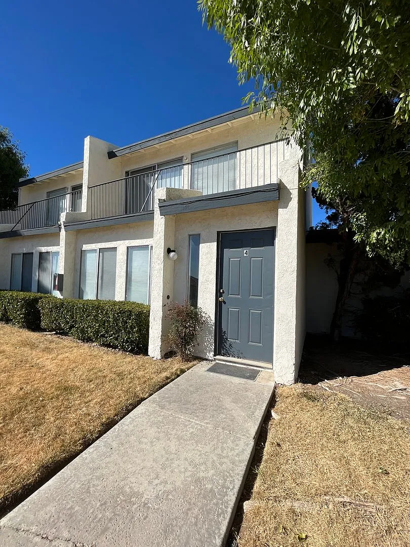 Building Photo - 16461 Apple Valley Rd