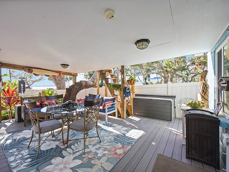 51 W Bay Heights Rd — Photo 33