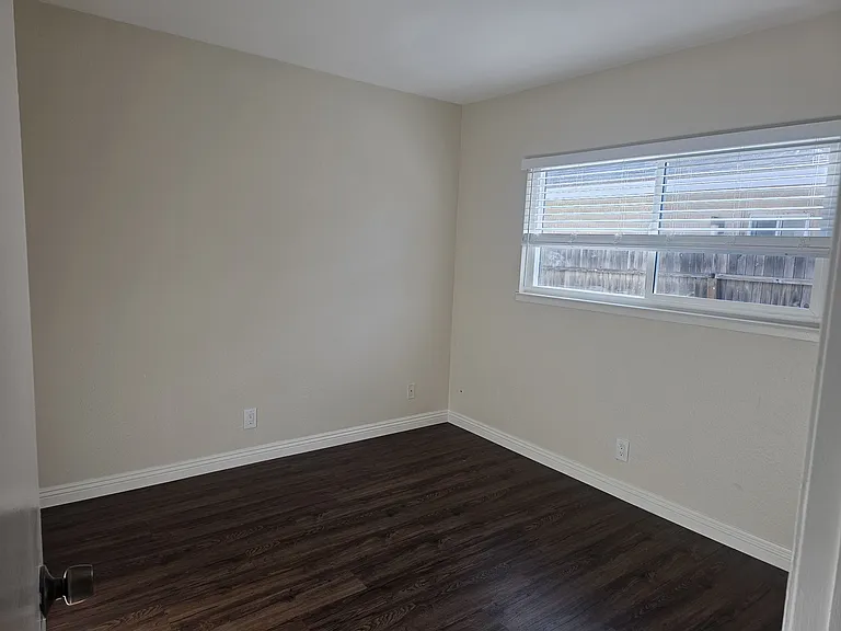 3410 Via Marina Ave — Photo 11