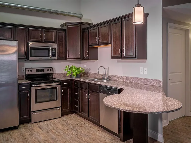 The Commons & Commons Hill Apartments — Photo 20