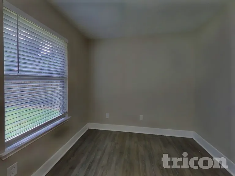 18167 Woodsdale Ct — Photo 14