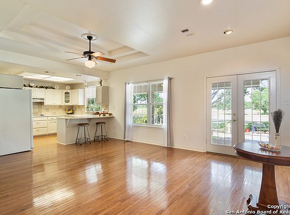 5th image of 1001 River Oak Dr