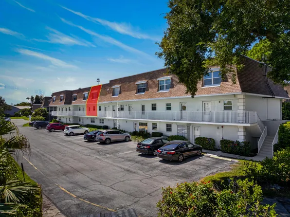 1901 INDIAN RIVER Boulevard #C207, Vero Beach, FL 32960