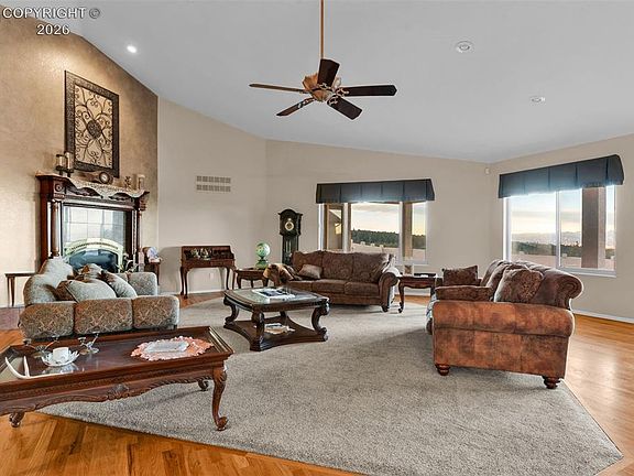 4th image of 500 Crestview Dr
