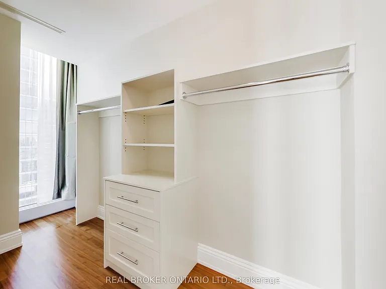 183 Wellington St W #3503 — Photo 21