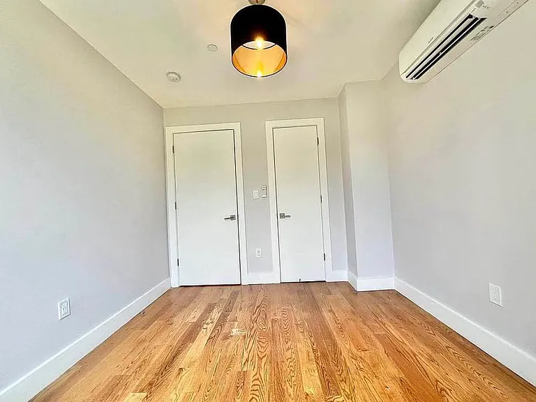 680 E 21st St #5C — Photo 9