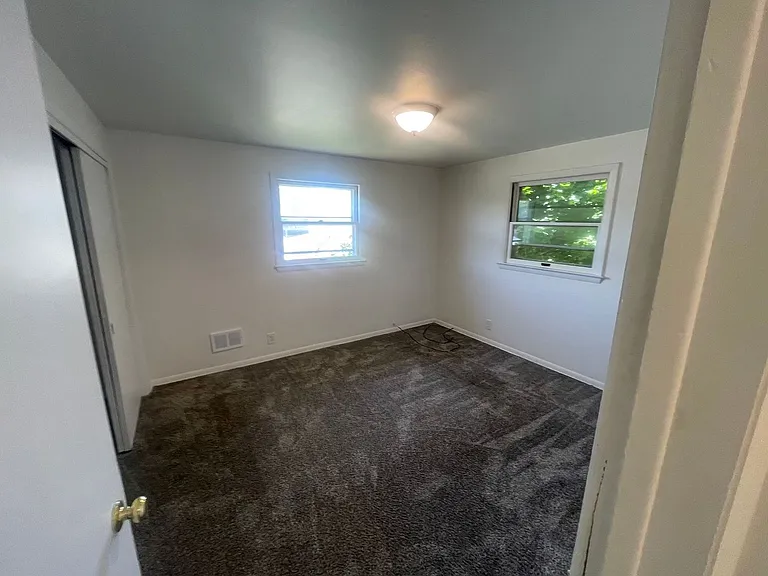 4315 N 90th St. (4 Unit) — Photo 7