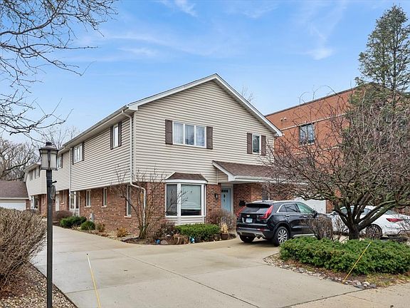 2nd image of 120 S Dee Rd APT 2