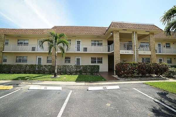 Home For Sale In Sandalfoot