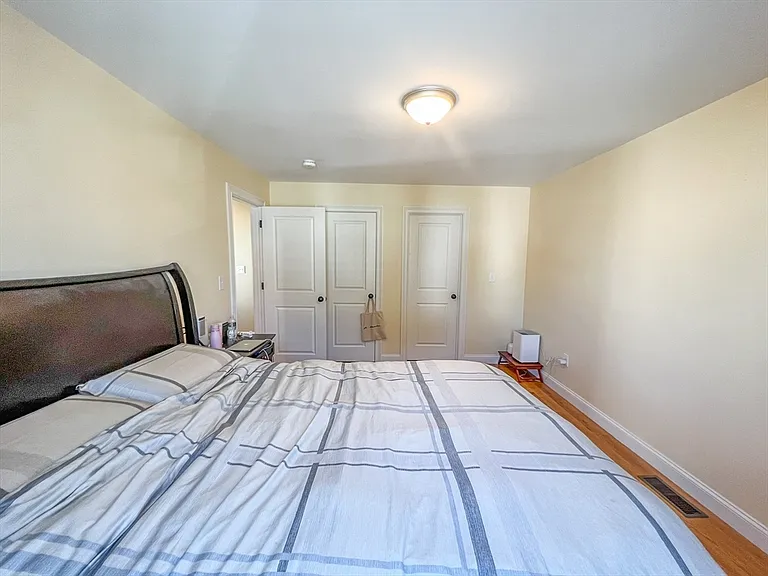 16 Mott St #16 — Photo 11