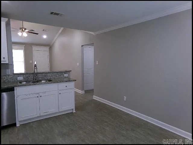 209 Sparrow Rd — Photo 6