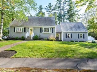 76 Nottingham Rd, Dracut, MA 01826